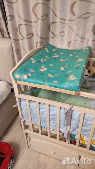 Пеленальная доска на кроватку