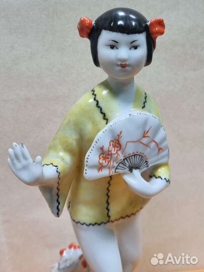 Статуэтка фарфоровая ссср