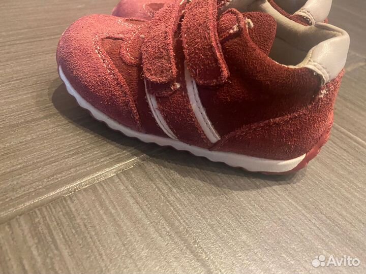 Кроссовки для девочки
