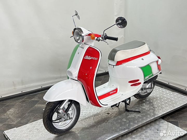Скутер Honda Giorno