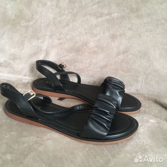 Босоножки женские 38