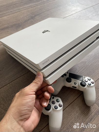 Sony PS4 pro белая плюс игры