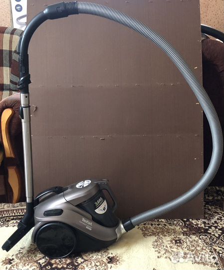 Пылесос Tefal TW3724 Compact Power Cyclonic