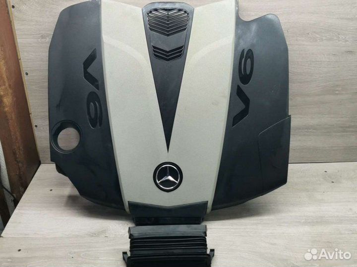 Крышка двигателя Mercedes C W204