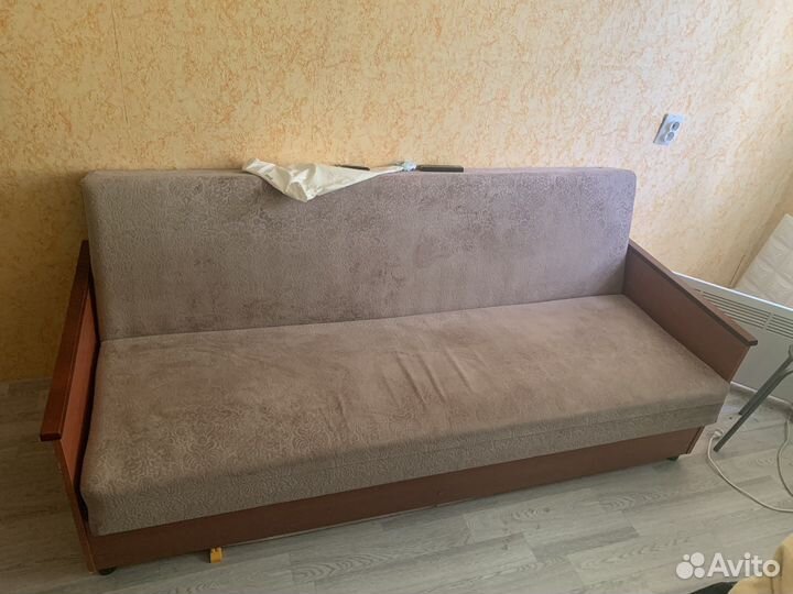 Диван