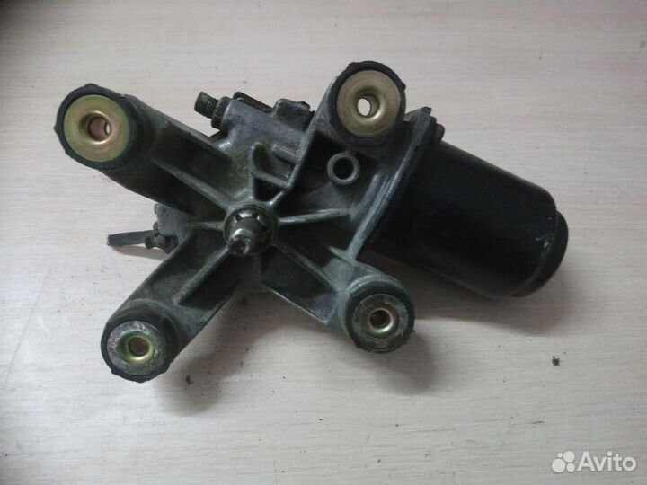 Моторчик стеклоочистителя передний Nissan Cube