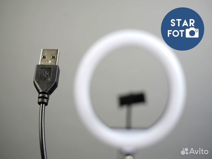 Кольцевая лампа для салона красоты