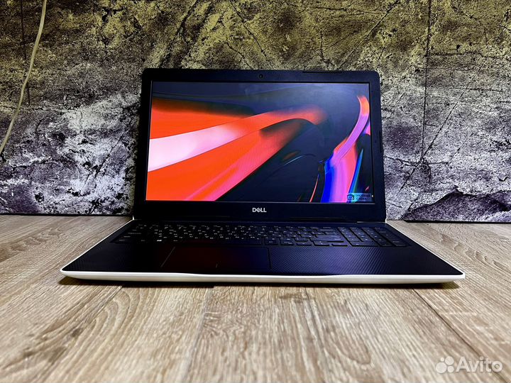 Игровой ноутбук Dell 16/256