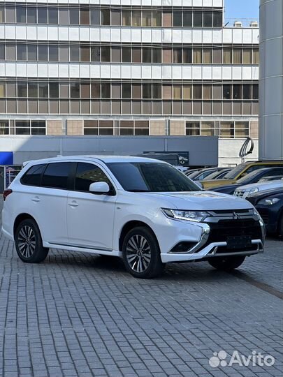 Mitsubishi Outlander 2.0 CVT, 2022, 24 500 км