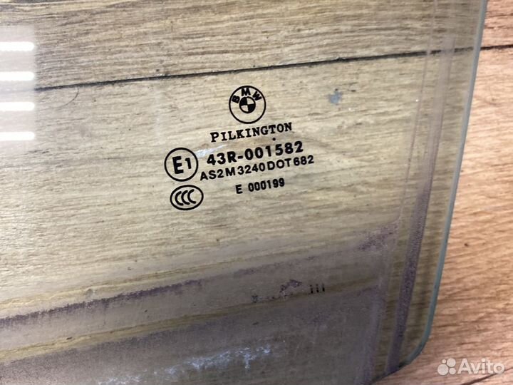 Bmw 3 e90 передние левое стекло