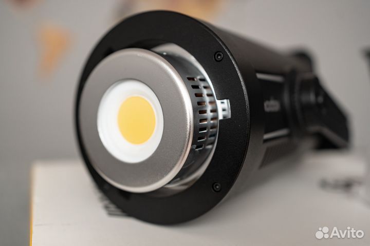 Б/У осветитель светодиодный Godox SL150ii