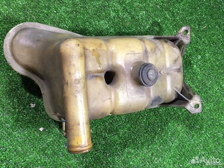 Расширительный бачок мерседес w124