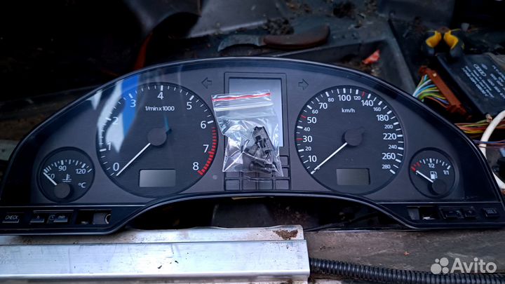 Приборная панель Audi A8 D2 4.2 1998г