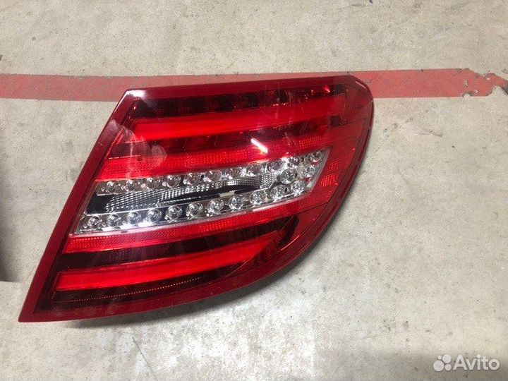 Фонарь Mercedes-Benz C W204