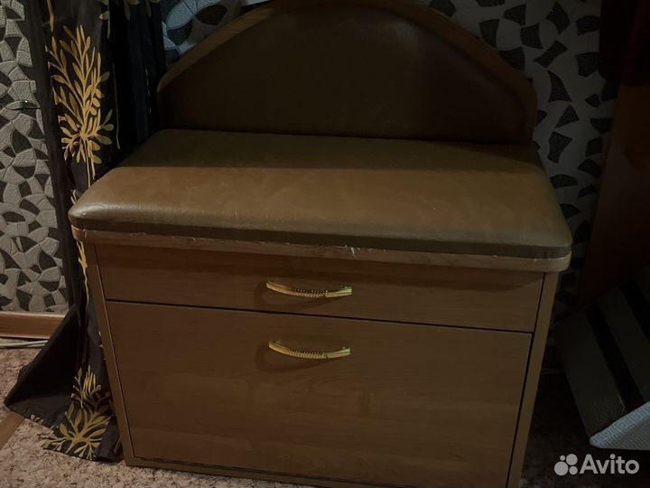 Обувница с мягким сиденьем