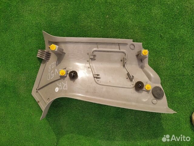 Обшивка стойки кузова Комплектом Volvo V50 T-5