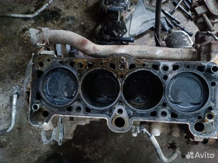 Коленвал с поршнями на G4ED Hyundai matrix