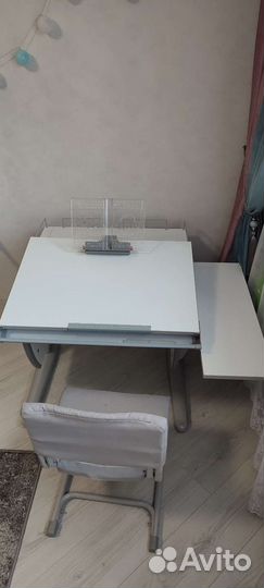 Растущая парта и стул.Стол школьный
