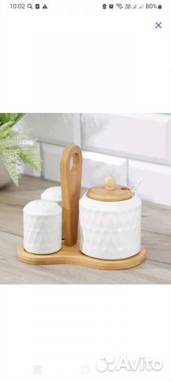 Солонка и перечница и сахарница