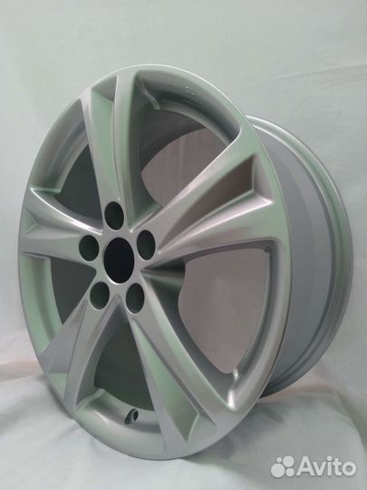 Литой новый диск r17 один диск