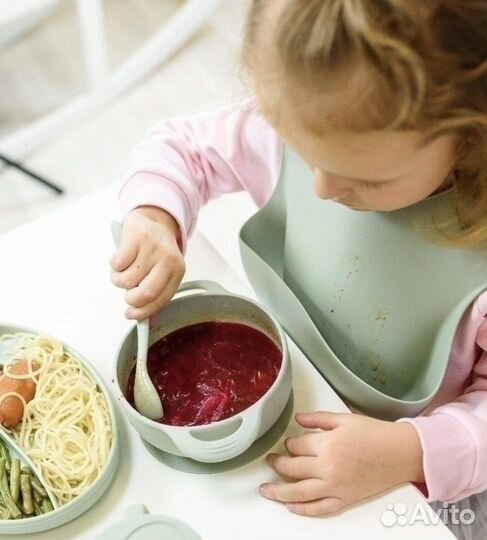 Нагрудник для кормления силиконовый