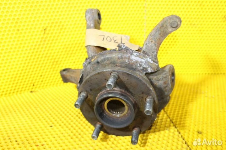 Кулак передний левый Nissan X-Trail T30