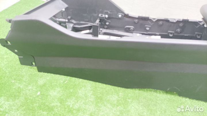 Подлокотник Kia K5 DL3 G4KN 2020