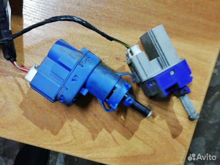 Датчик тормоза mazda 3bk