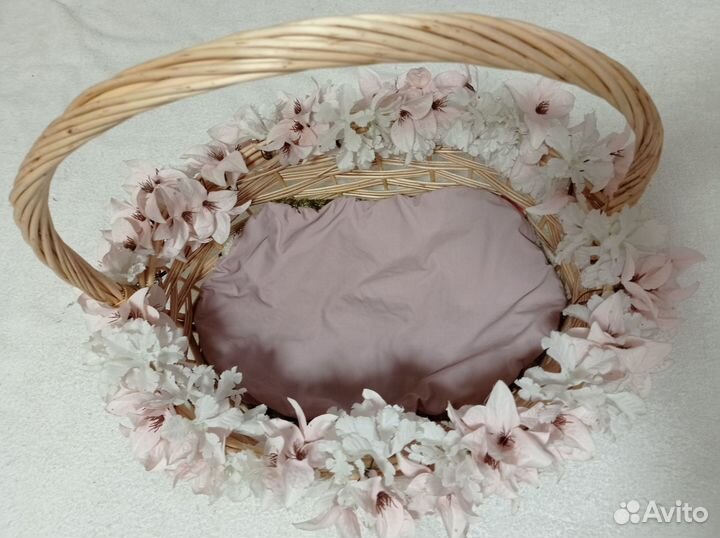 Корзина-лежанка для кошек и маленьких собак