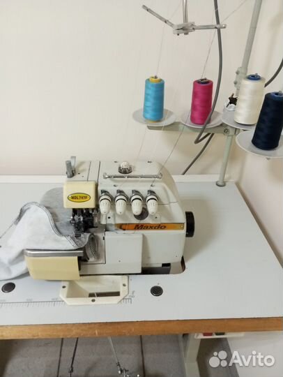 Швейная машина Оверлок четырехнитка maxdo