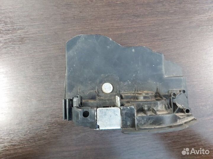 Замок двери задний левый Bmw X5 4.8I E70 N62N 4.8I