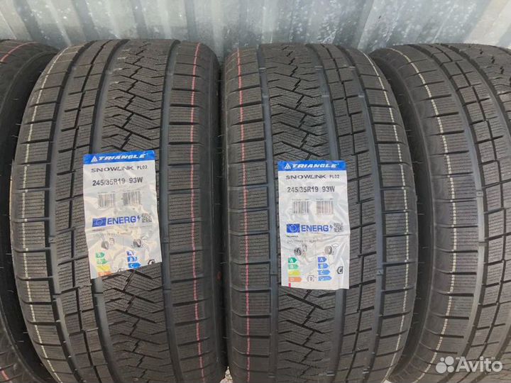 Triangle PL02 245/35 R19 94W