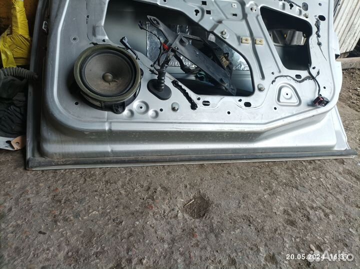 Дверь передняя правая Cadillac Cts 1 02-08