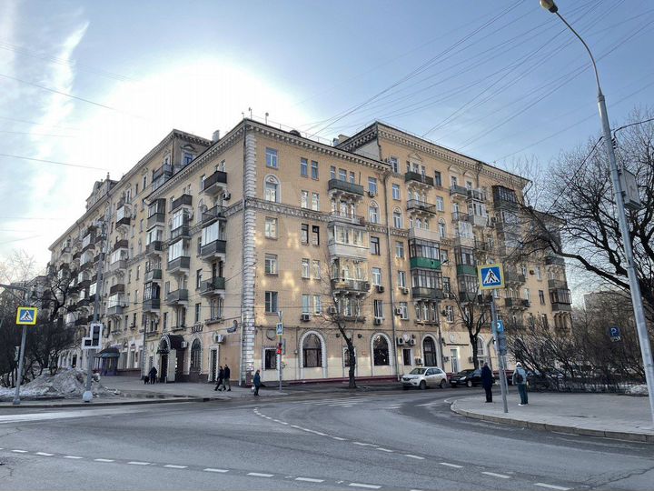 3-к. квартира, 90 м², 6/7 эт.