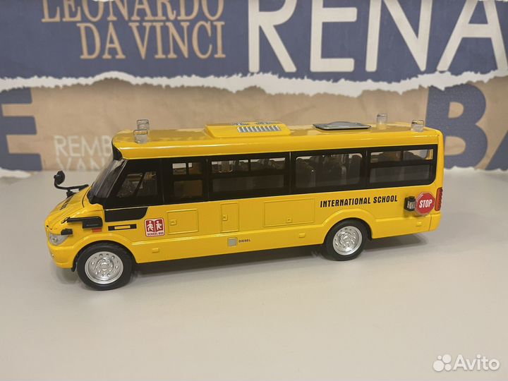 Игрушка автобус