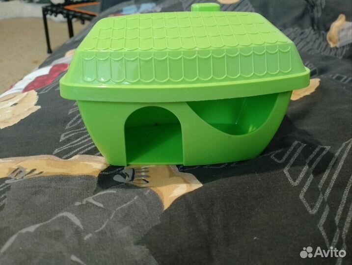 Поилки, беговые колесики, домики, кормушка