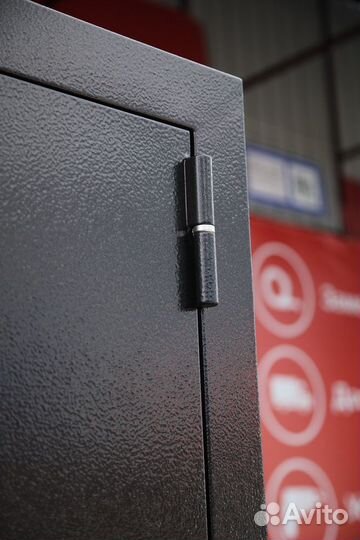 Входная дверь 