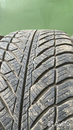 Goodyear UltraGrip 8 Performance 245/45 R18 100V