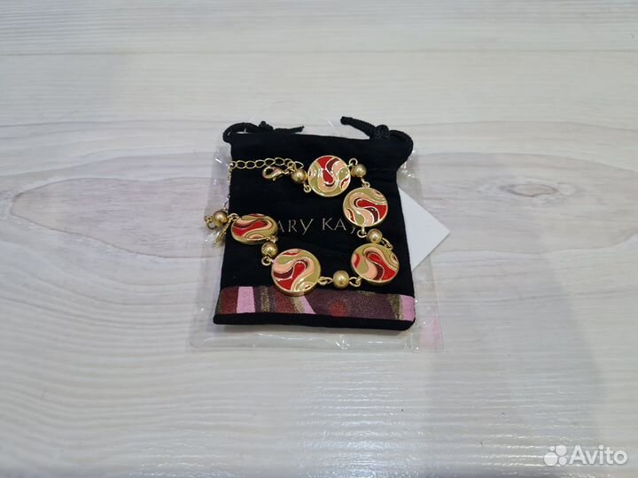 Новые браслеты, подвески, ожерелье Mary Kay