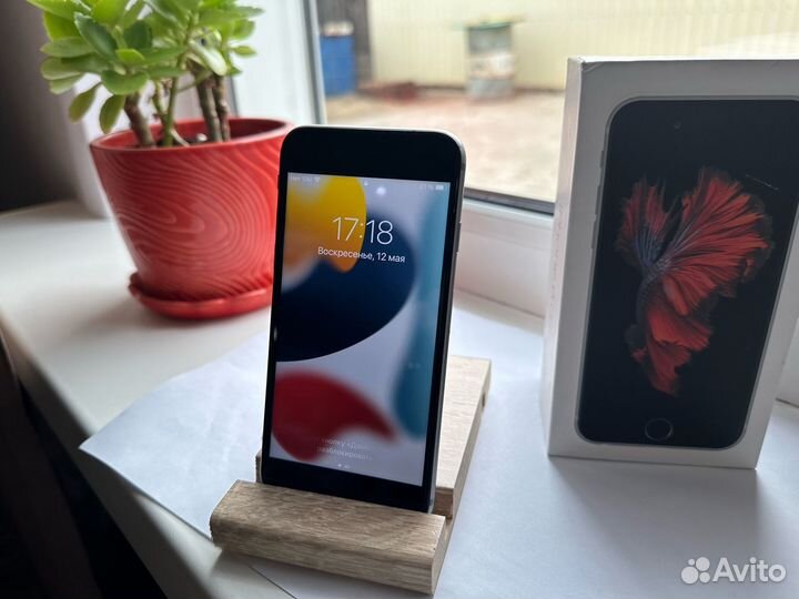 iPhone 6S, 32 ГБ