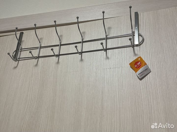 Вешалка на дверь