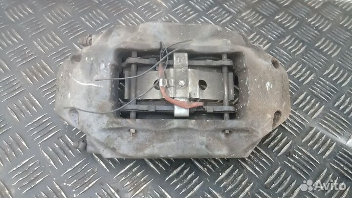 Суппорт тормозной передний правый volkswagen touar