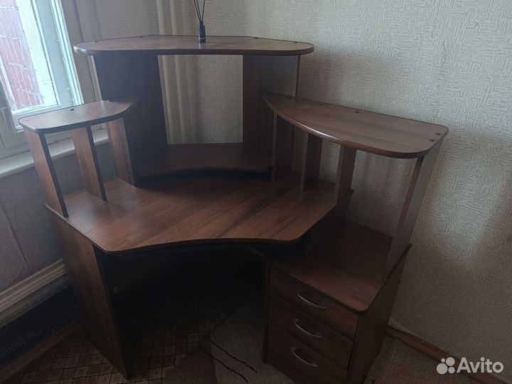 Компьютерный стол