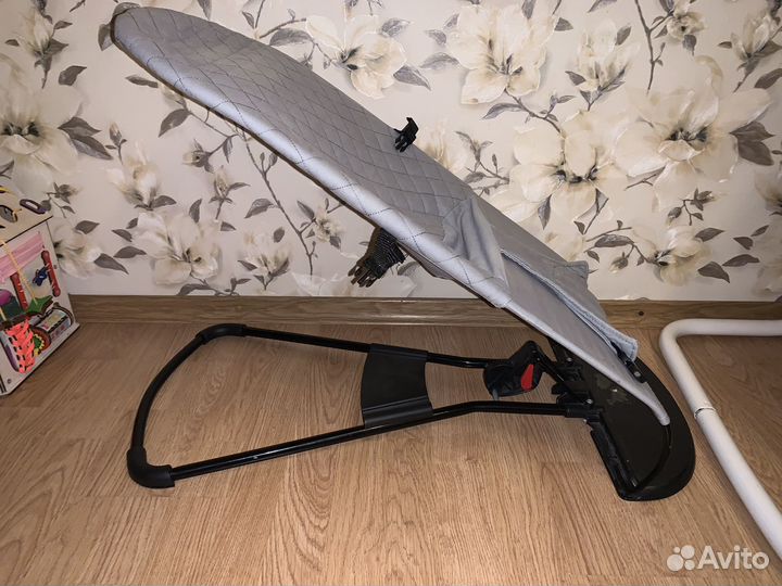 Шезлонг для новорожденных