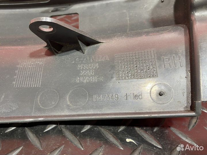 Планка над фарой правая Scania 5-series