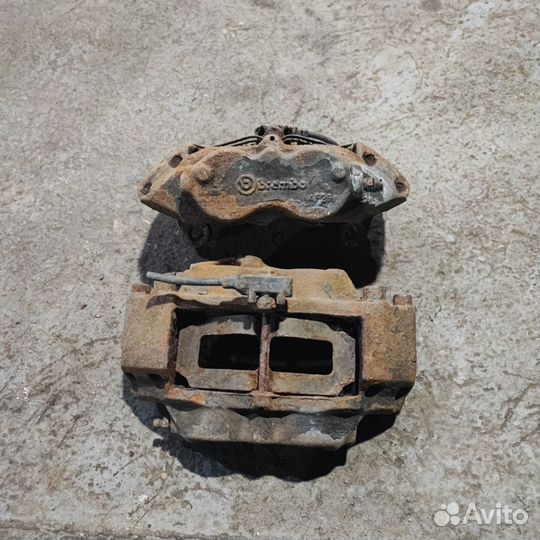 Суппорта Brembo 4 поршня