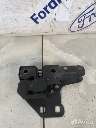 Замок капота Audi A4 B7 2006