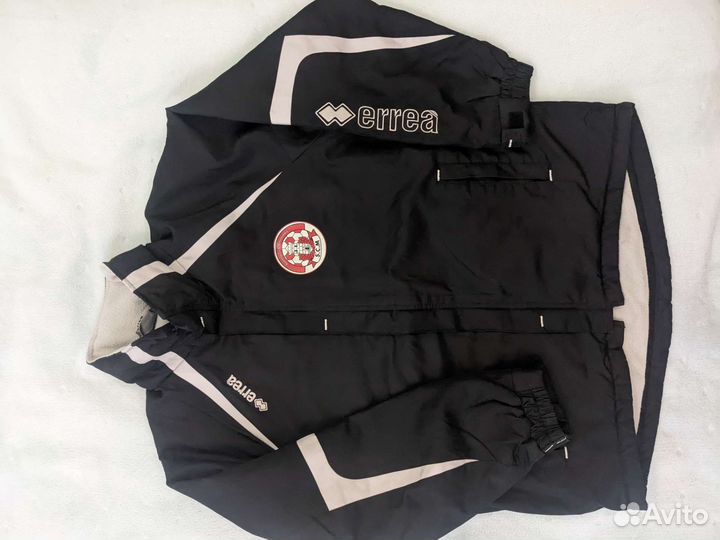Спортивная куртка известной фирмы errea