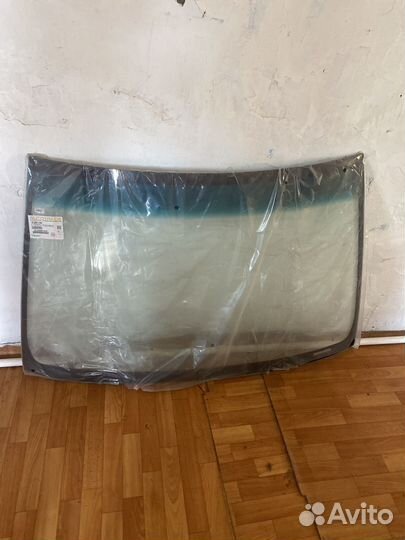 Стекло лобовое