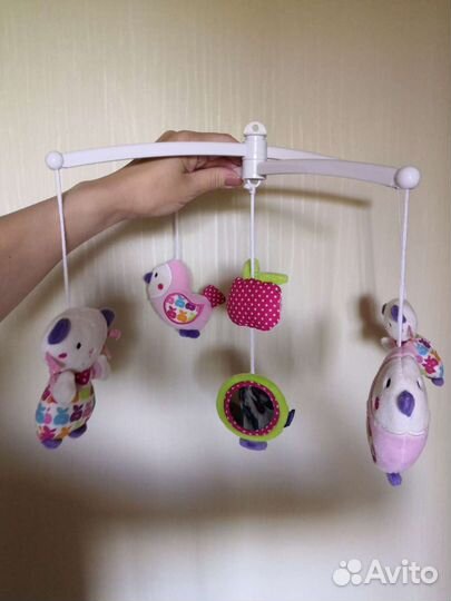 Подвеска музыкальная на кроватку в идеальном состо